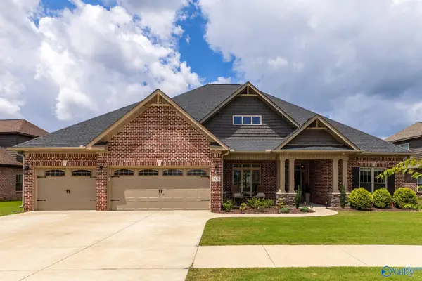 7529 Flint Crossing Circle Se, Owens Cross Roads, AL 35763
