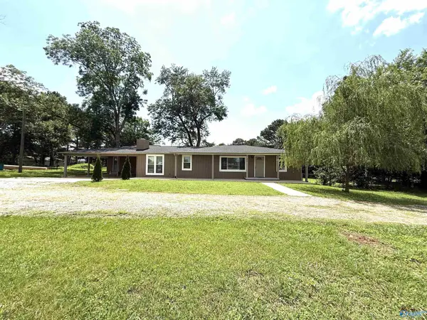 254 Narrow Lane, New Market, AL 35761
