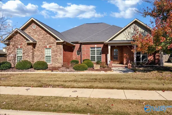 2 Youpon Drive, Huntsville, AL 35824