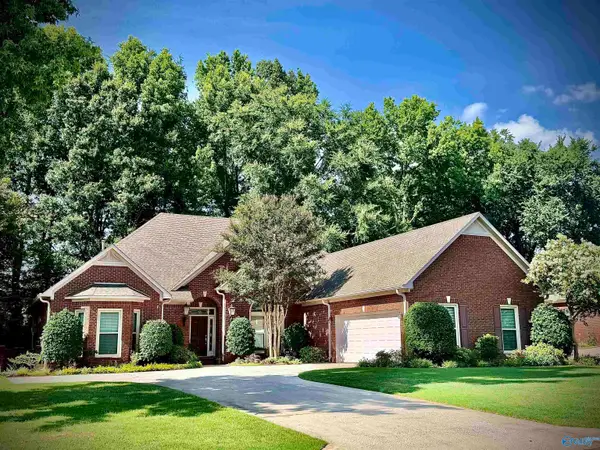 2308 Diamond Pointe Se, Decatur, AL 35603