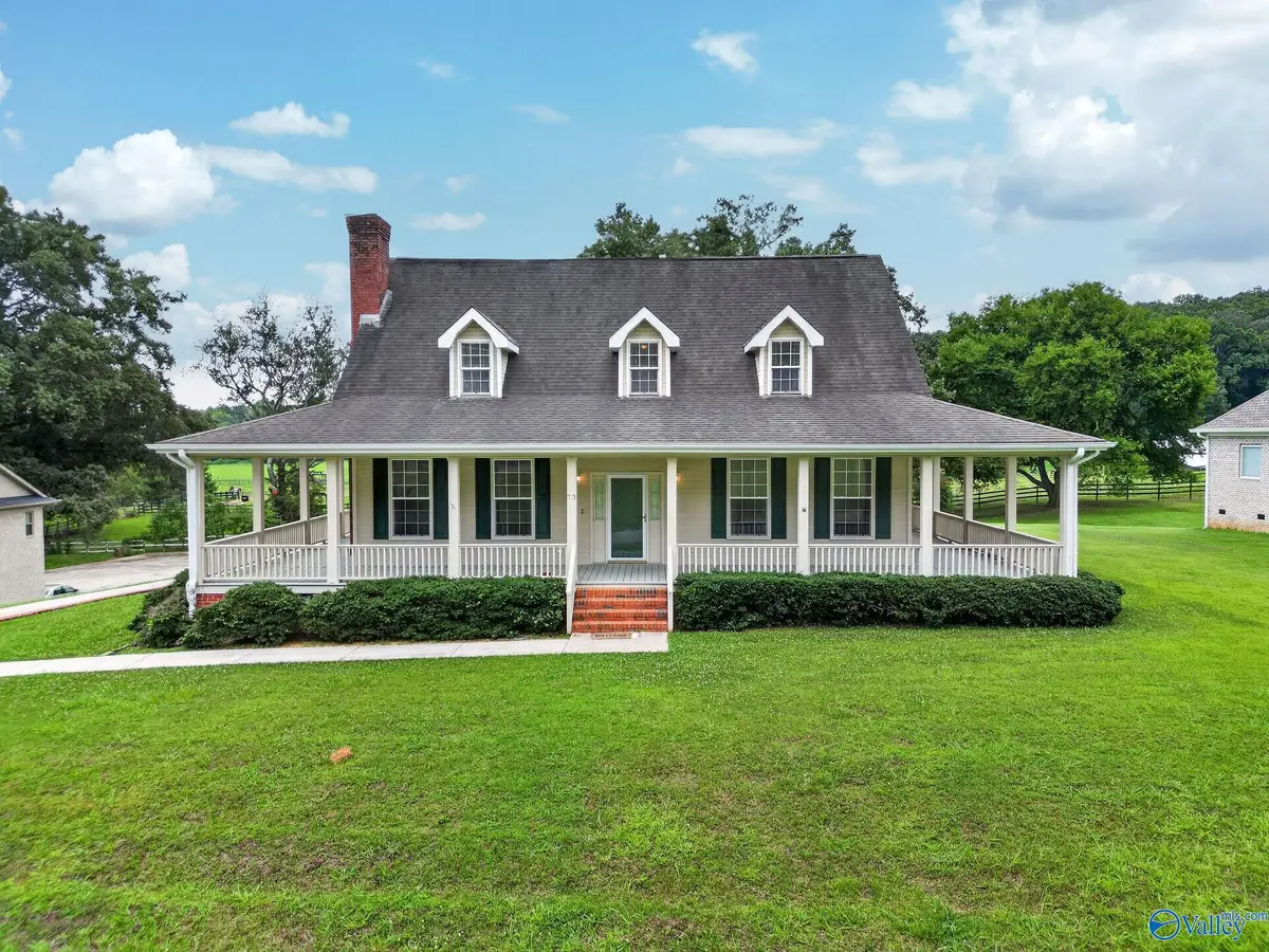 73 Tomahawk Circle, Guntersville, AL 35976 - #1