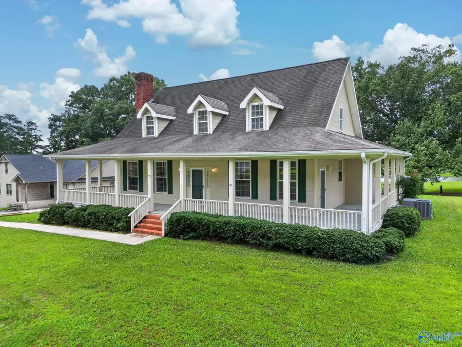 73 Tomahawk Circle, Guntersville, AL 35976 - #2