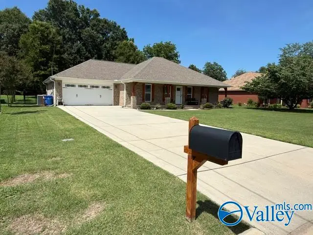 709 Cindy Street Ne, Hartselle, AL 35640 - #2