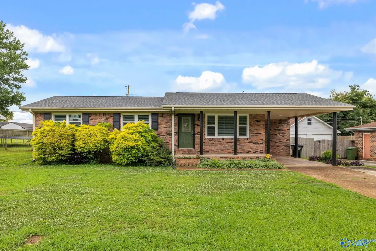 708 Elmhurst Avenue, Muscle Shoals, AL 35661 - #1