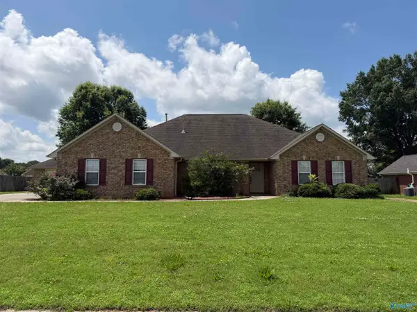 16874 Raspberry Lane, Athens, AL 35613