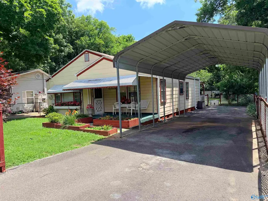 2509 Larry Street Sw, Huntsville, AL 35805 - #2