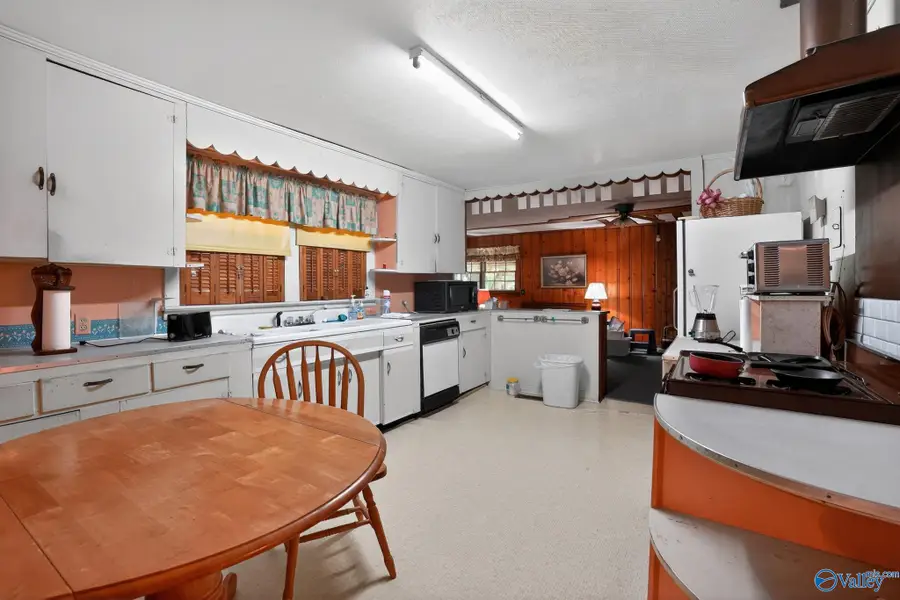 321 Gaines Street Sw, Attalla, AL 35954 - #2