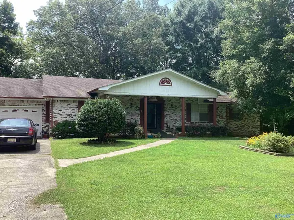 884 Riverside Drive, Gadsden, AL 35901