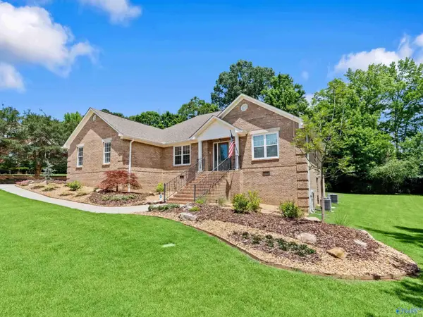 5519 Cedar Mill Drive, Guntersville, AL 35976