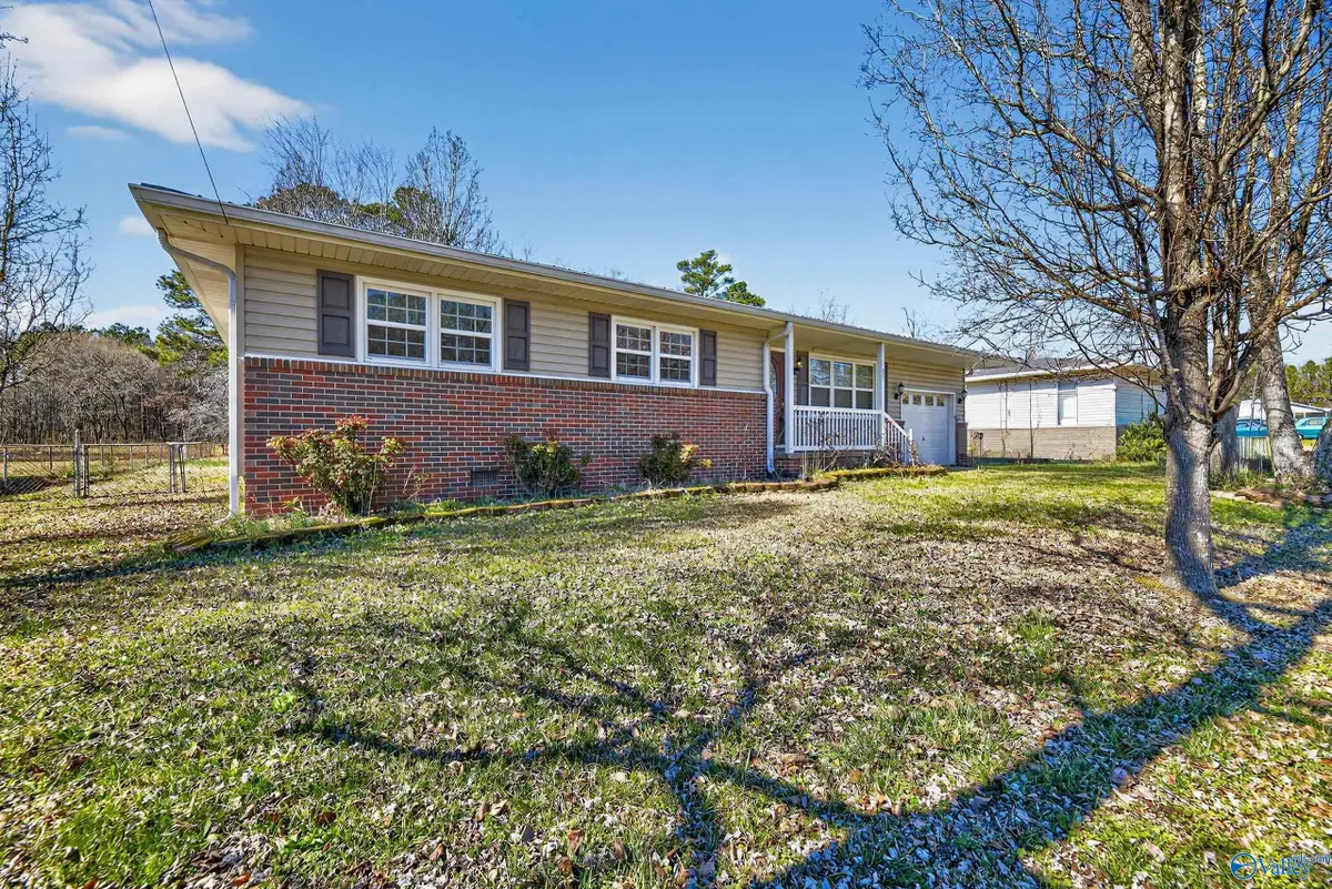 911 Wood Avenue Se, Attalla, AL 35954 - #1