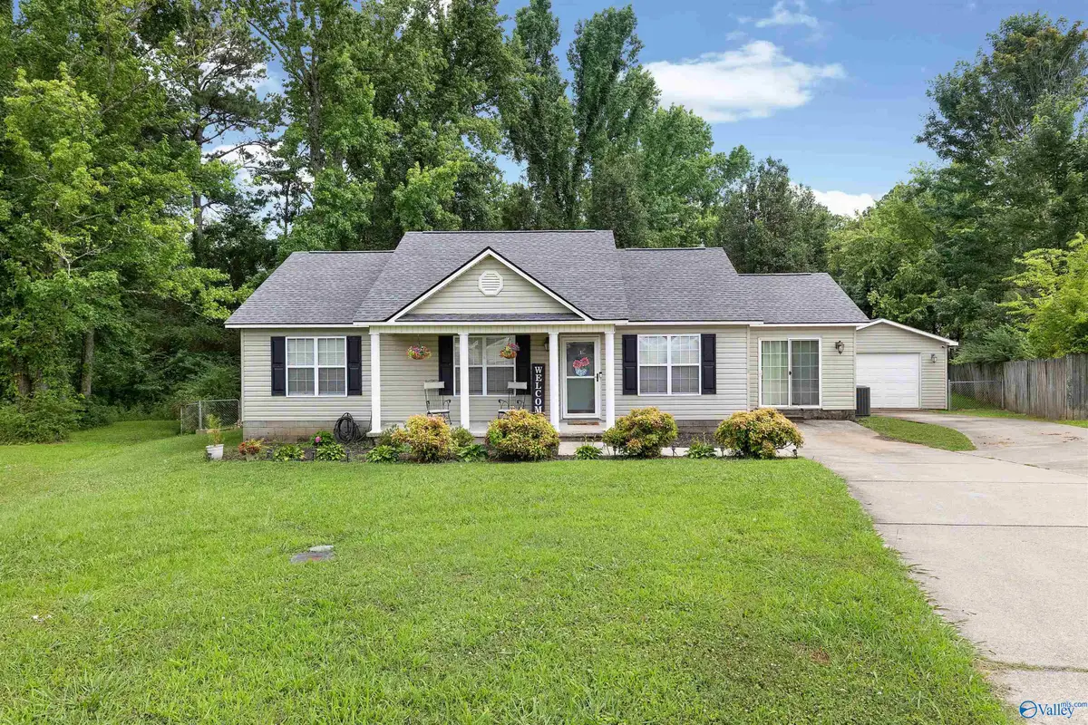 4 Robin Court, Hartselle, AL 35640 - #1