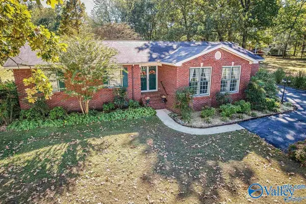 6600 Moores Mill Road, Huntsville, AL 35811