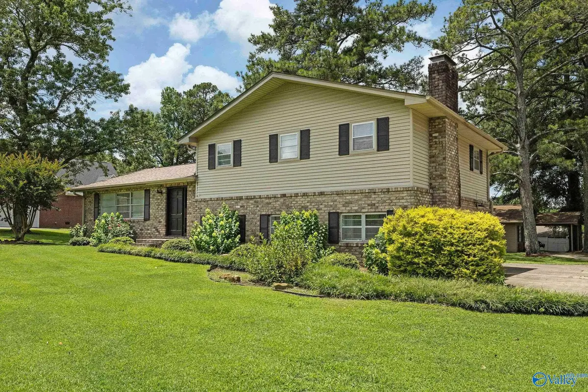 1201 Elm Circle, Albertville, AL 35950 - #1