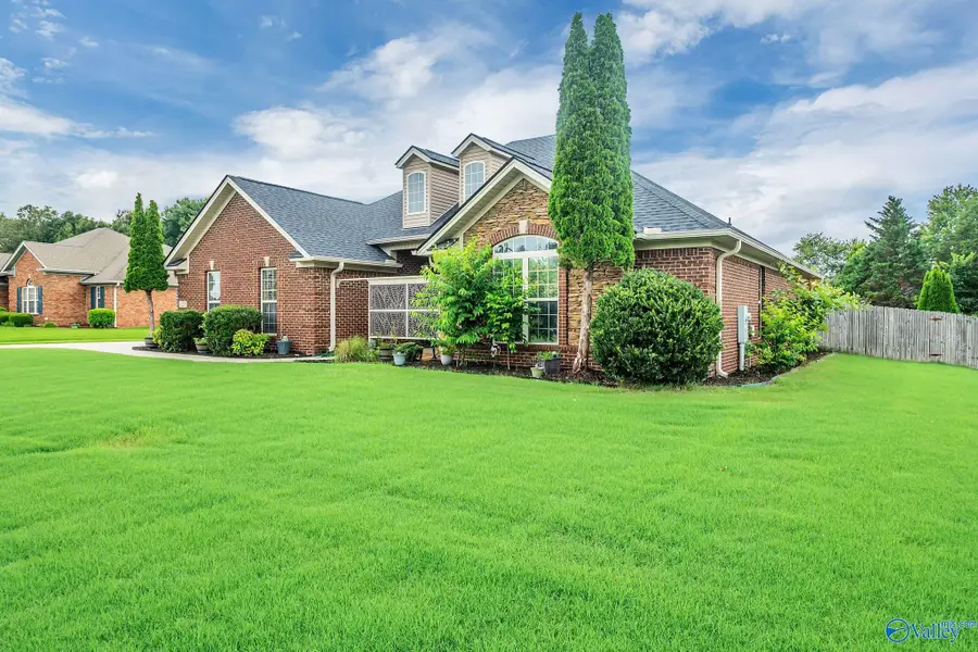 123 Bucks Pocket Drive, New Market, AL 35761 - #2
