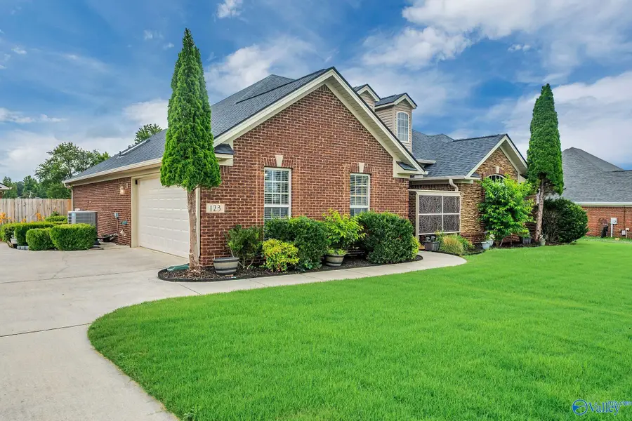 123 Bucks Pocket Drive, New Market, AL 35761 - #3