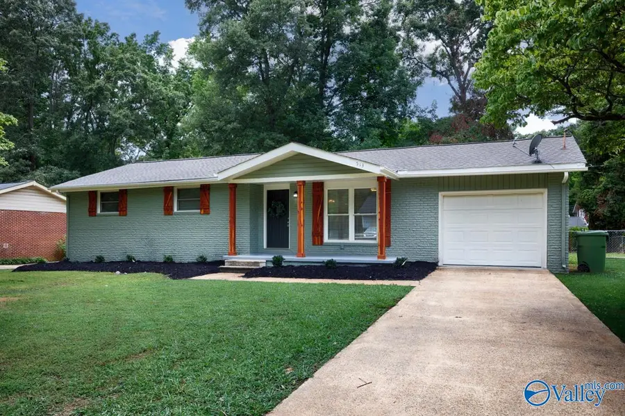 513 Jeffery Drive Nw, Huntsville, AL 35806 - #2