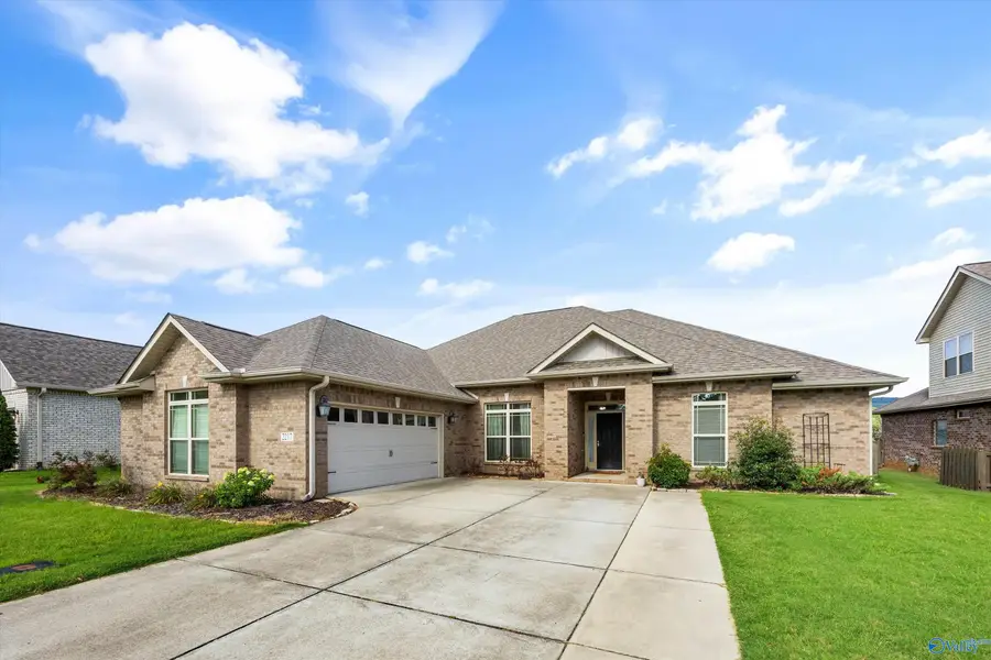 2217 Ells Road Sw, Huntsville, AL 35803 - #2