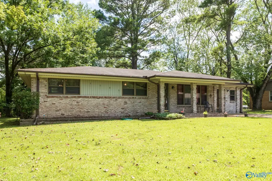 3105 N Nevel Circle Nw, Huntsville, AL 35810 - #3