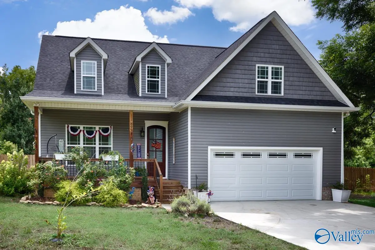 699 S Kyle Street, Scottsboro, AL 35768 - #1