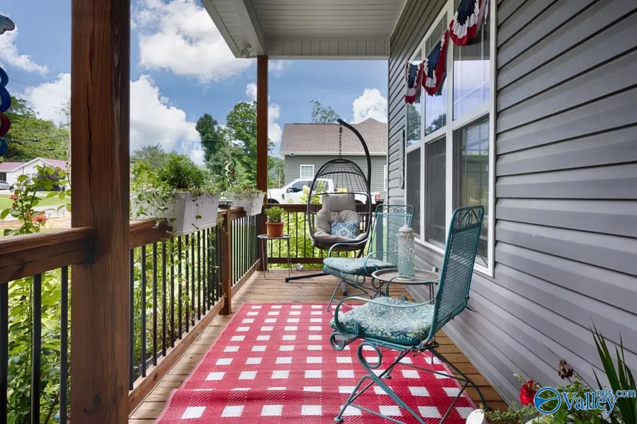 699 S Kyle Street, Scottsboro, AL 35768 - #3