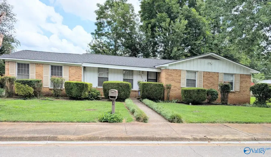 2207 Fitcheard Avenue Nw, Huntsville, AL 35816 - #2