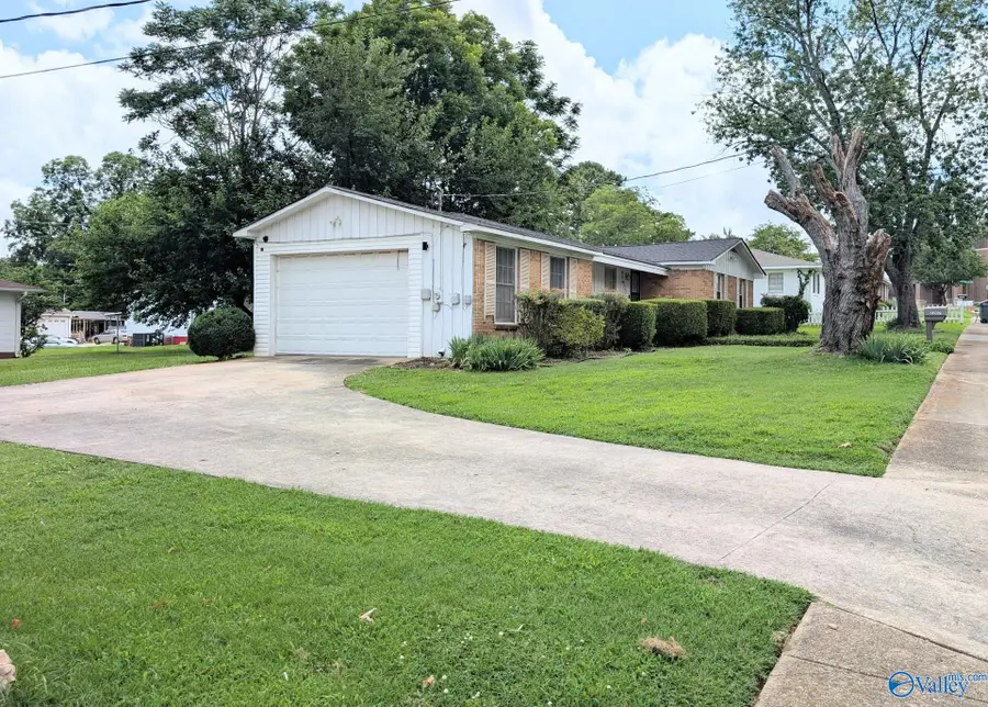 2207 Fitcheard Avenue Nw, Huntsville, AL 35816 - #3