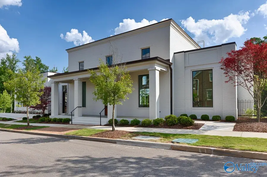 7 Wickenden Street Nw, Huntsville, AL 35806 - #2