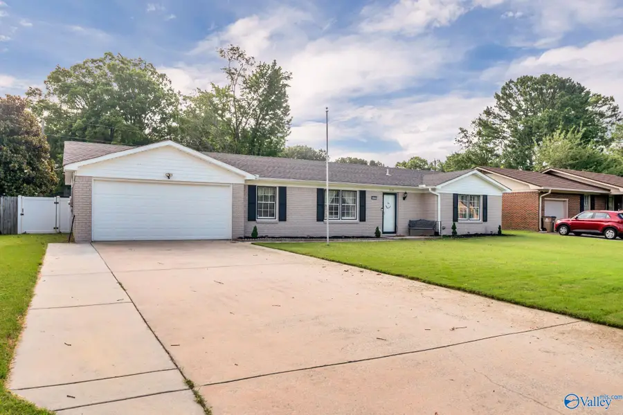 1218 Castleman Avenue Sw, Decatur, AL 35601 - #3