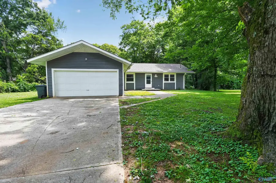 3710 Oakdale Court Nw, Huntsville, AL 35810 - #3