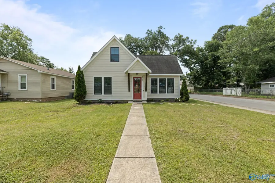 2715 SW 6th Avenue Sw, Huntsville, AL 35805 - #2