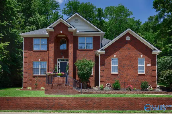 7115 Pale Dawn Place Se, Owens Cross Roads, AL 35763