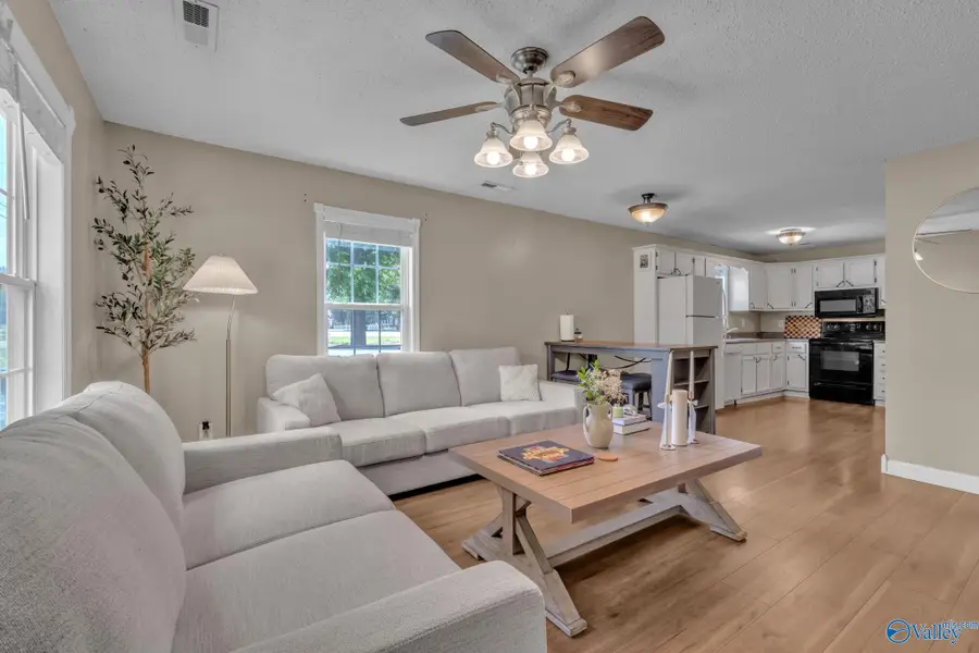 909 5th Avenue, Athens, AL 35611 - #2