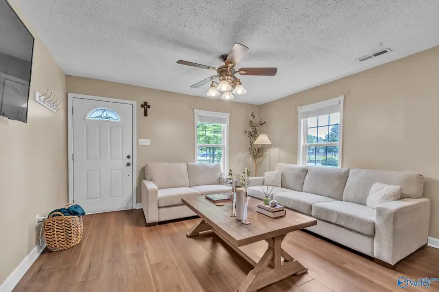 909 5th Avenue, Athens, AL 35611 - #3