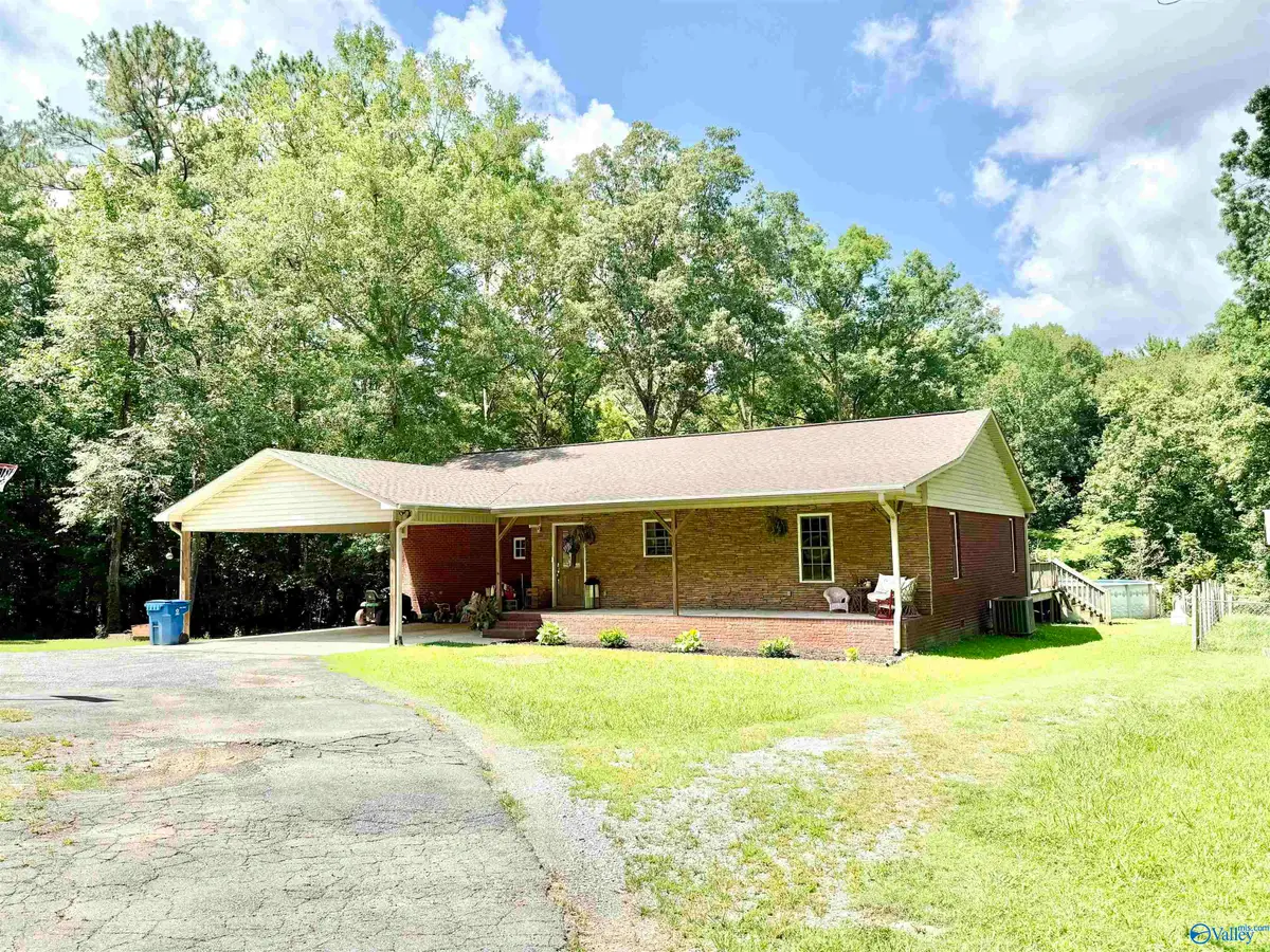 5261 Gilmer Lane, Rainbow City, AL 35906 - #1