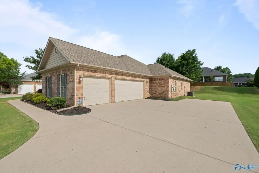 2305 Palisades Court Sw, Huntsville, AL 35803 - #3