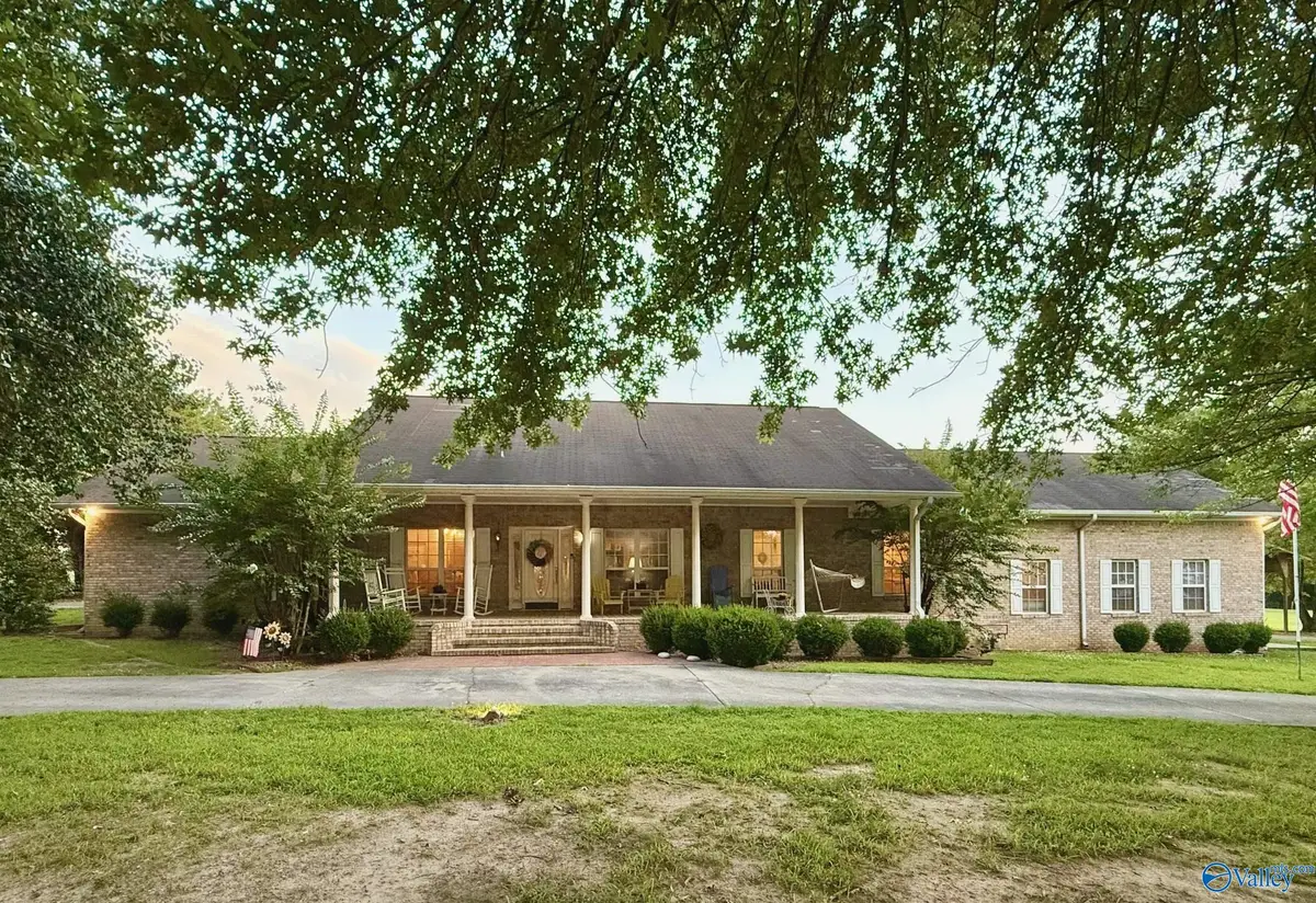 920 Wolf Creek Road, Albertville, AL 35951 - #1