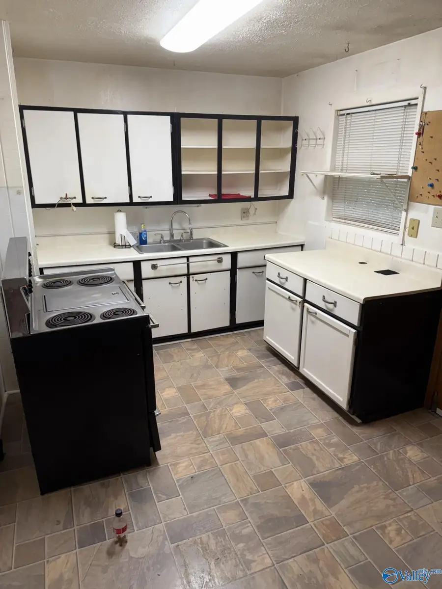 432 S South Plymouth Road Nw, Huntsville, AL 35811 - #3
