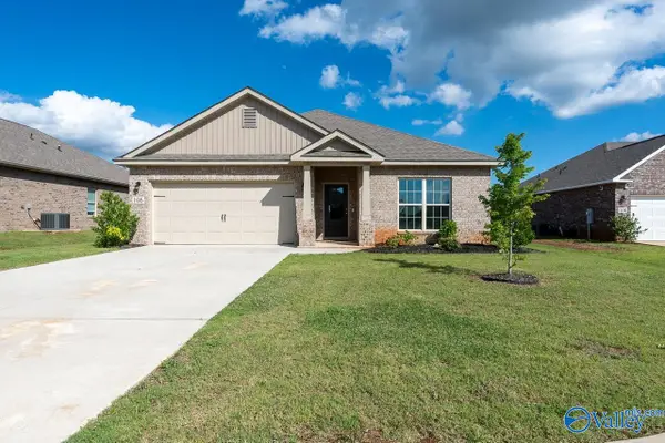 106 Elaina Grey Court, New Market, AL 35761