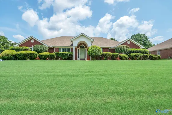 135 Foxridge Drive, Harvest, AL 35749