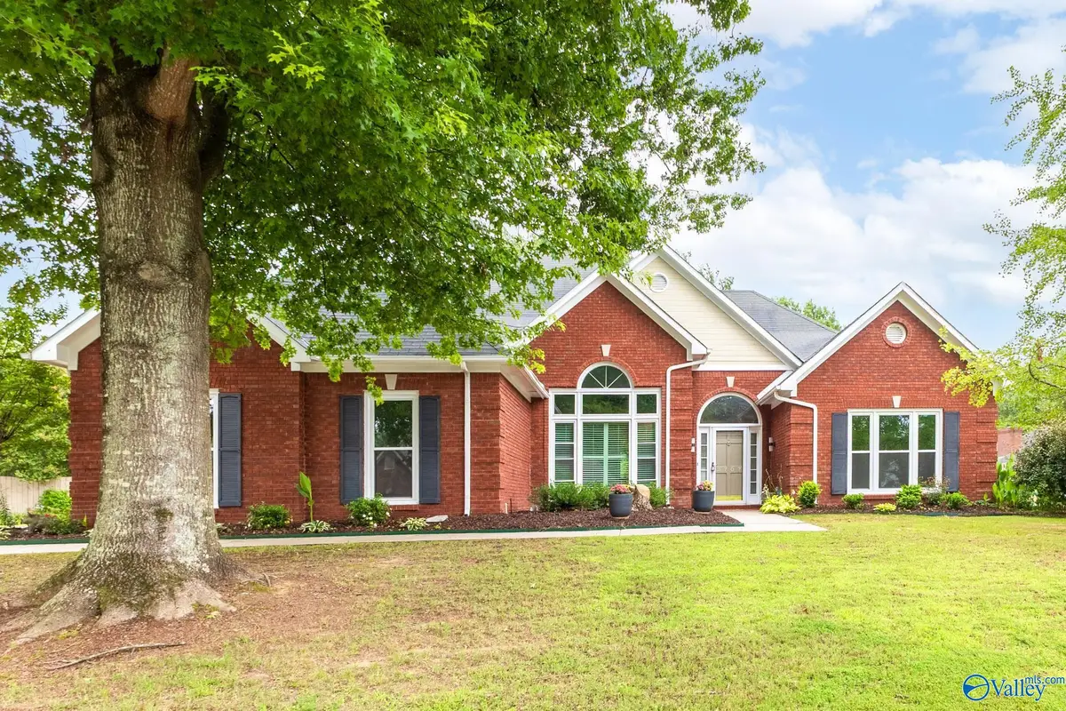 2707 Bronte Circle, Owens Cross Roads, AL 35763 - #1