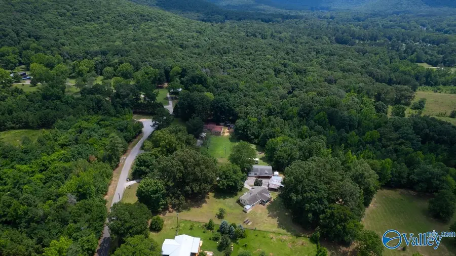 95 Delwood Drive, Laceys Spring, AL 35754 - #2