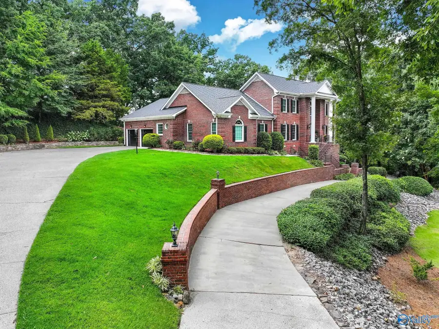 4016 Windsor Drive, Guntersville, AL 35976 - #3
