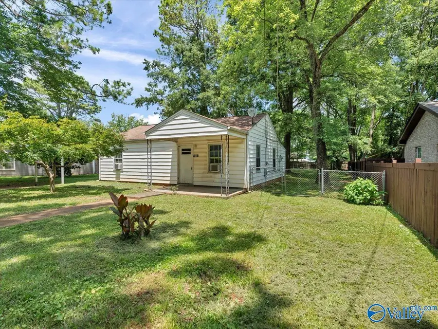 1004 Crestline Road Nw, Huntsville, AL 35816 - #2