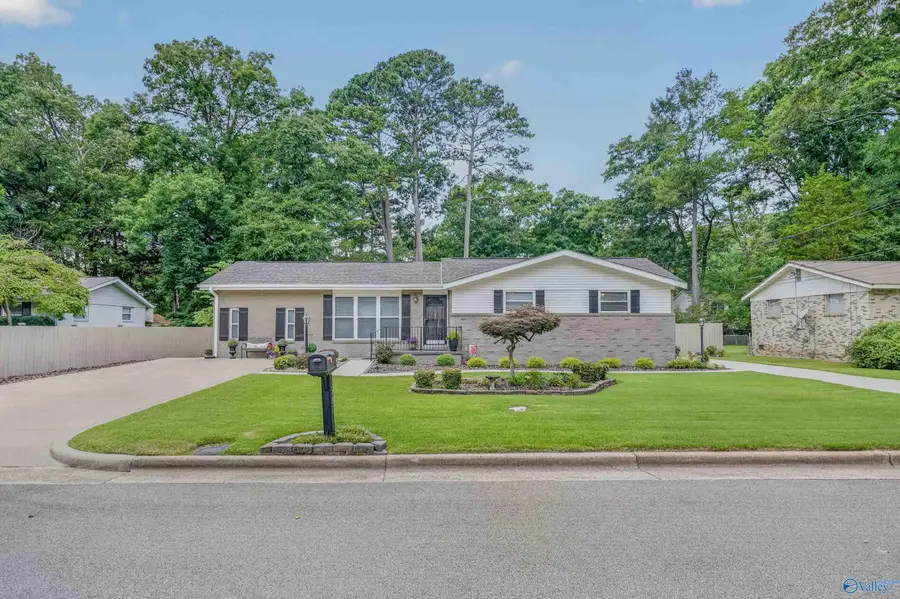 505 Jeffery Drive Nw, Huntsville, AL 35806 - #2