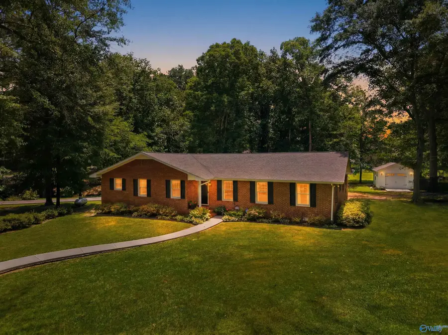 363 Horton Circle, Boaz, AL 35956 - #2