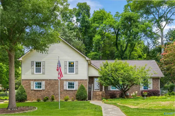 1301 Hiwan Trail, Huntsville, AL 35802
