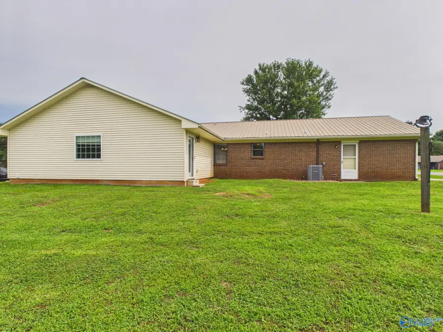 200 Silverwood Lane Ne, Hazel Green, AL 35750 - #3