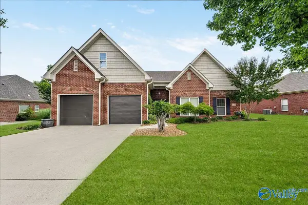 6714 Zach Lane, Owens Cross Roads, AL 35763