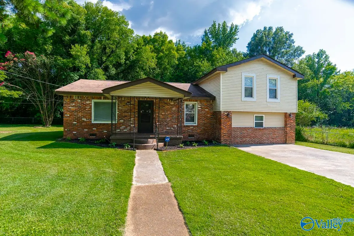 2007 Montgomery Street Sw, Decatur, AL 35601 - #1