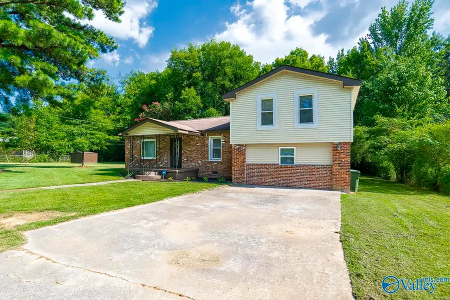 2007 Montgomery Street Sw, Decatur, AL 35601 - #2
